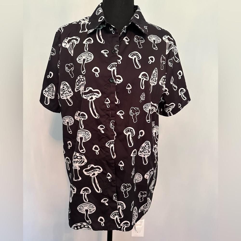 Men’s short sleeve shirt (Size M)